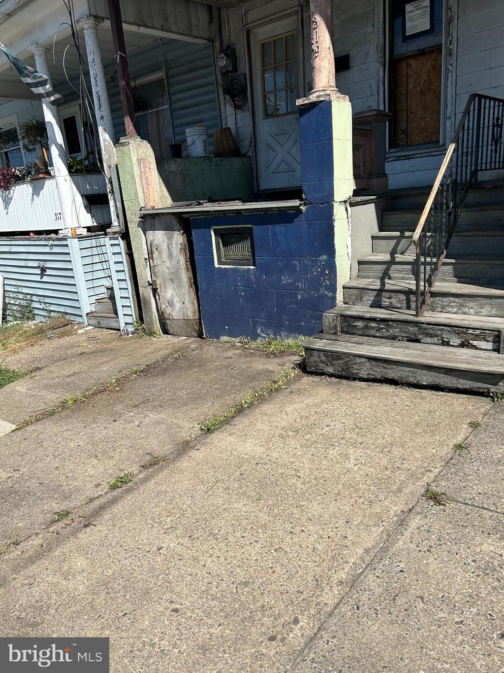 Photo of 319 S Market Street, SHAMOKIN, PA 17872 (MLS # PANU2002840)