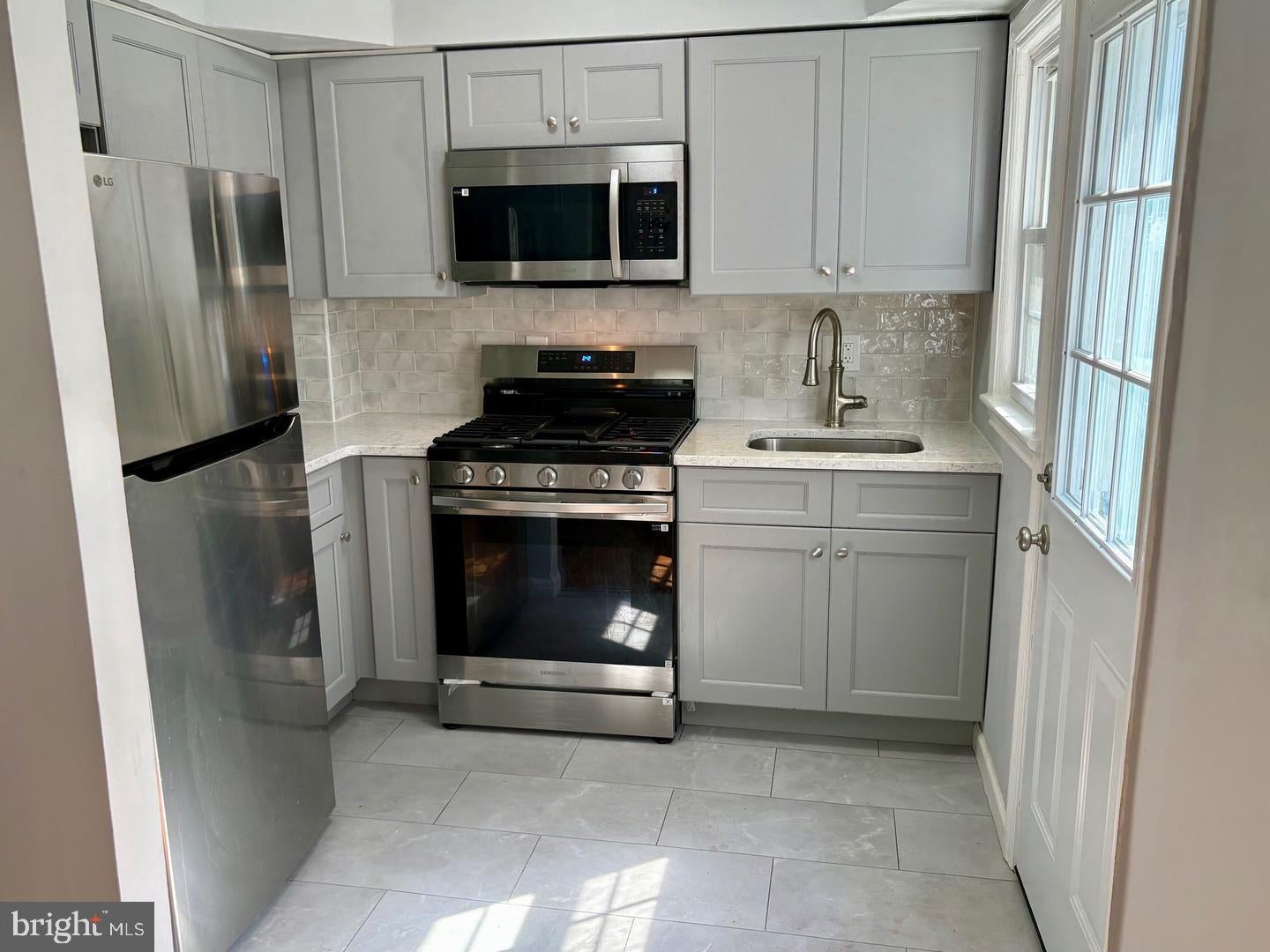 1742 E WEST HIGHWAY 1742