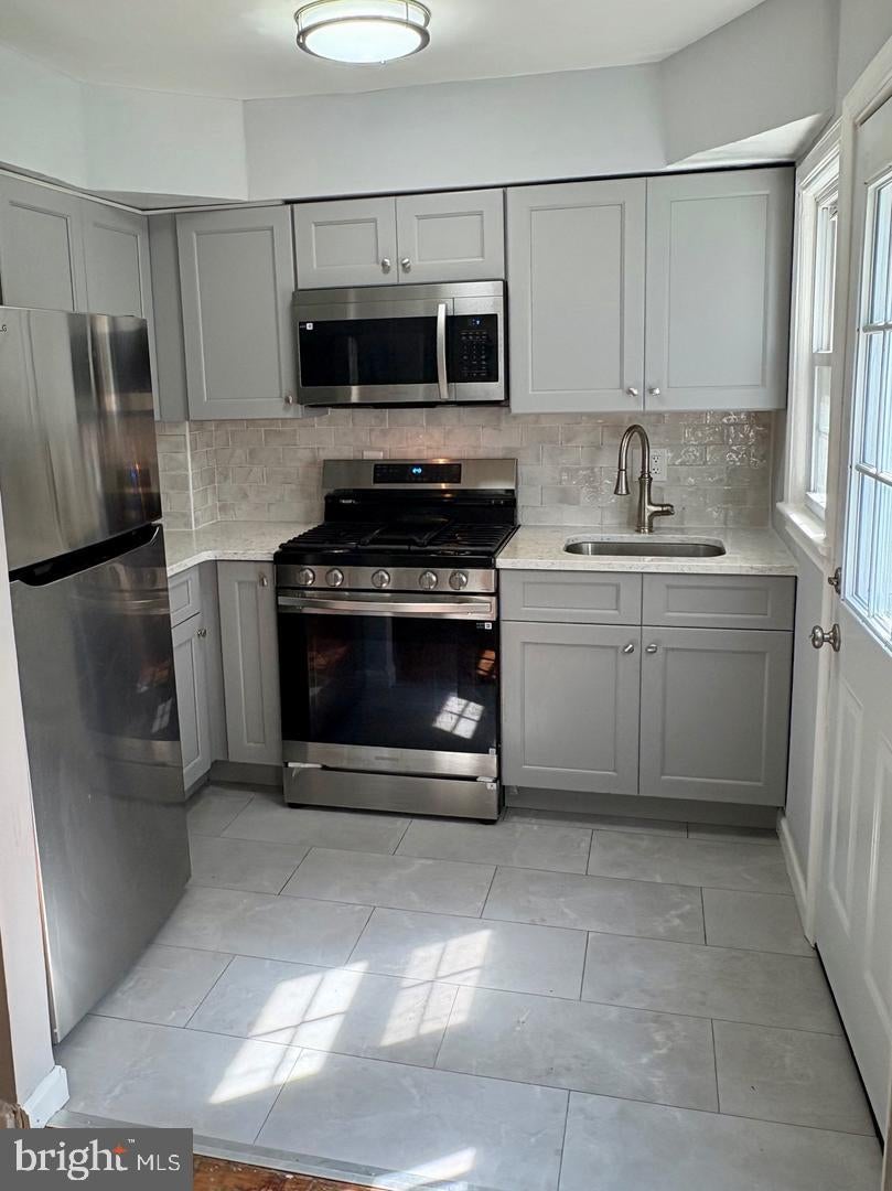 1742 E WEST HIGHWAY 1742