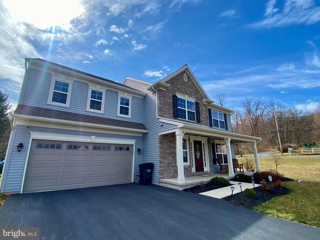 Photo of 1 SANDSTONE DR, STEVENS, PA 17578 (MLS # PALA2032360)