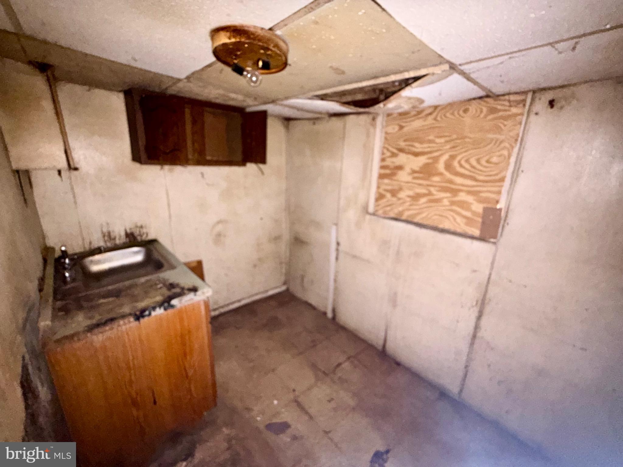 3434 N PALETHORP STREET