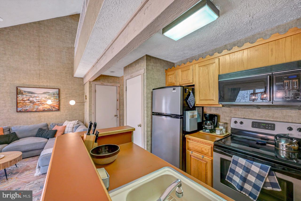 SNOW RIDGE VILLAGE - Residential