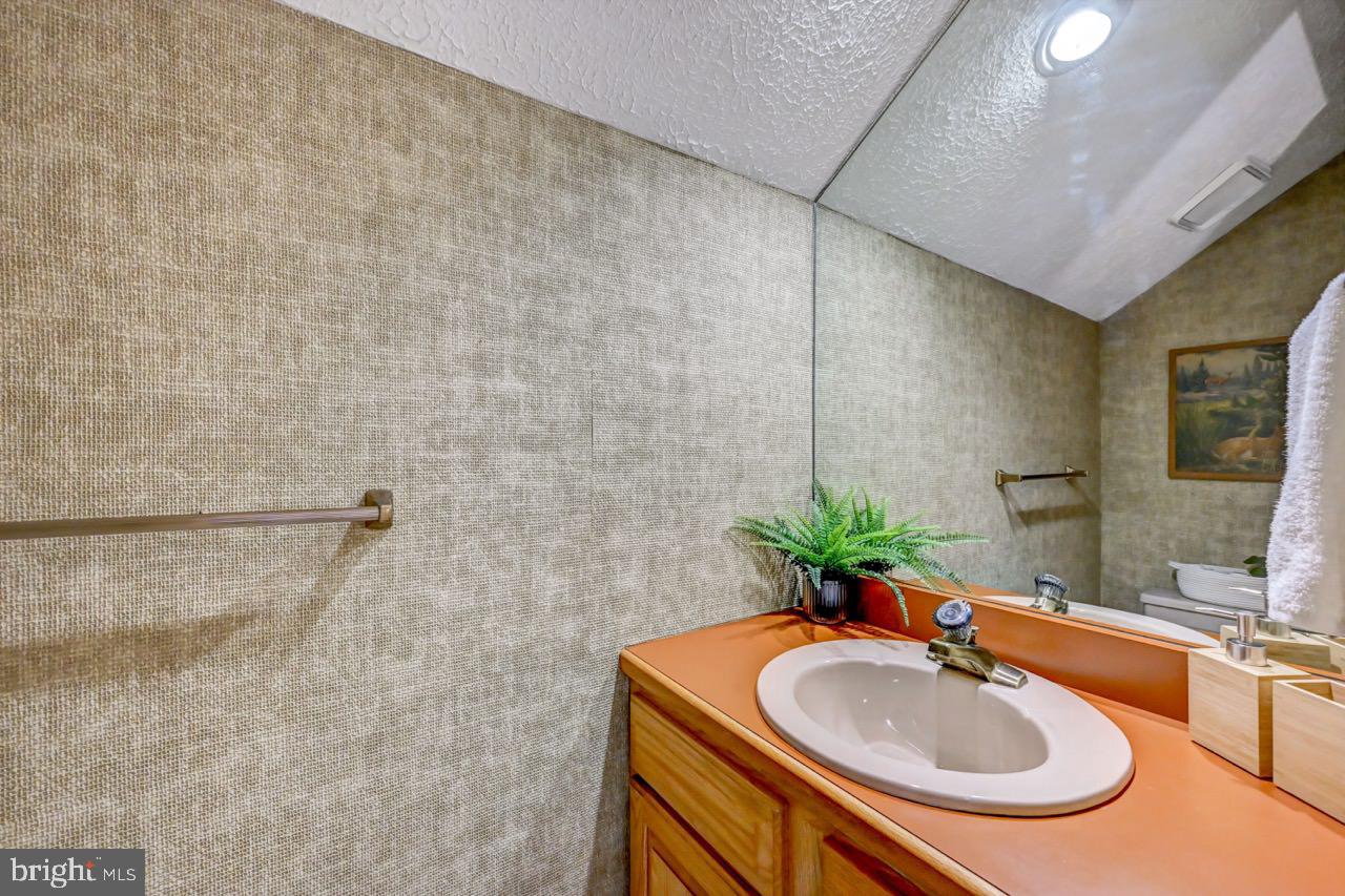 SNOW RIDGE VILLAGE - Residential