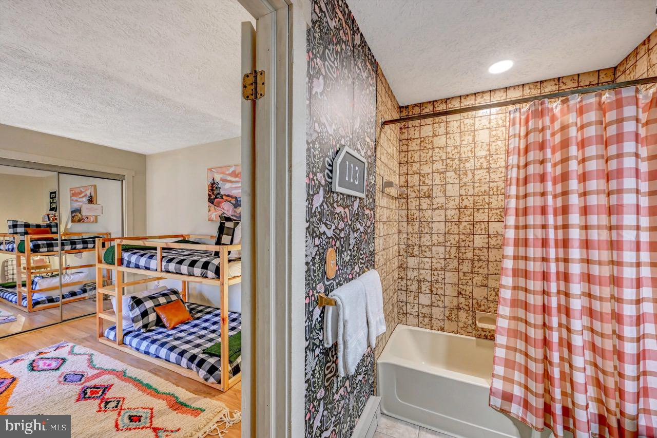 SNOW RIDGE VILLAGE - Residential