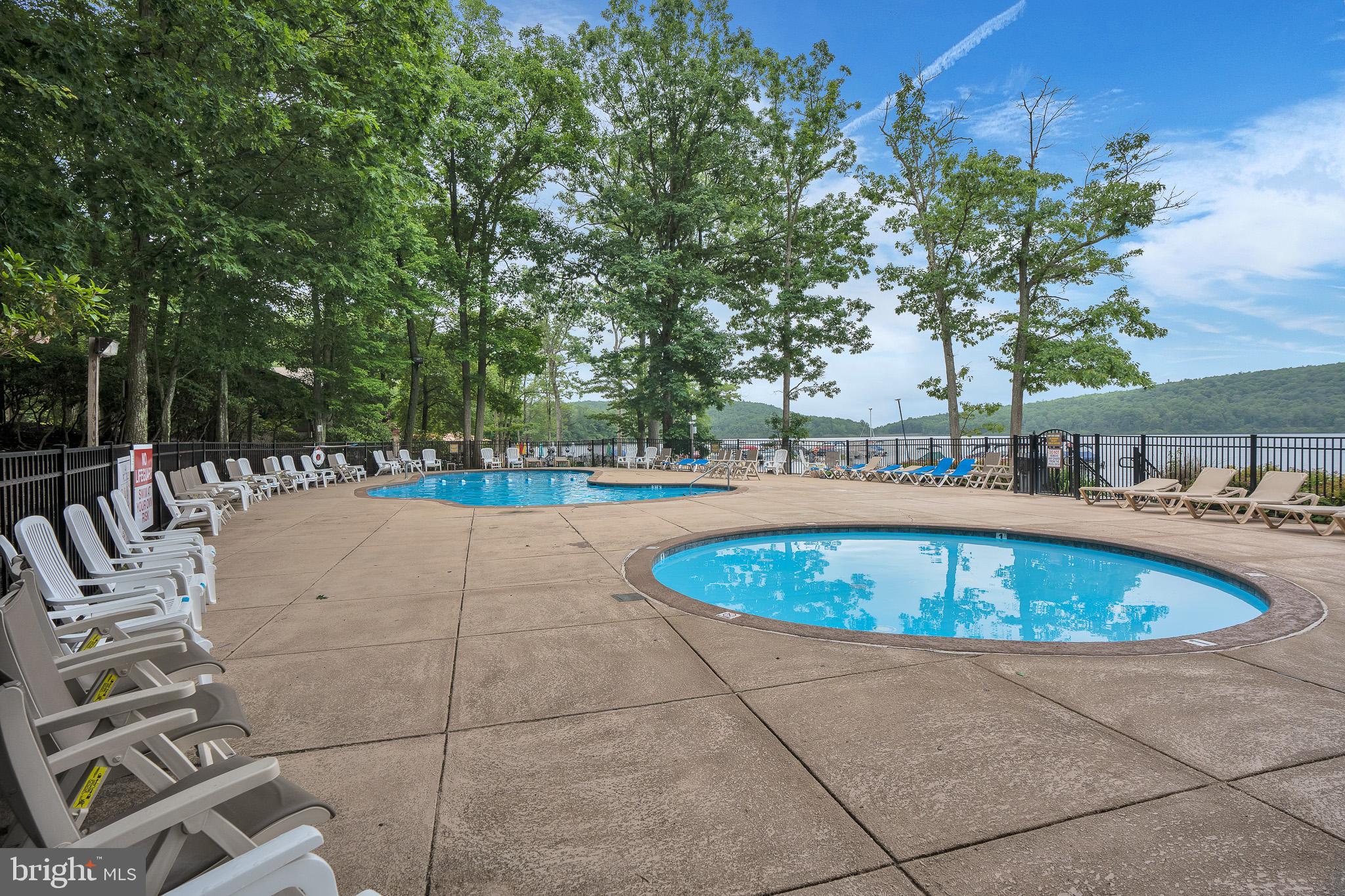 SNOW RIDGE VILLAGE - Residential