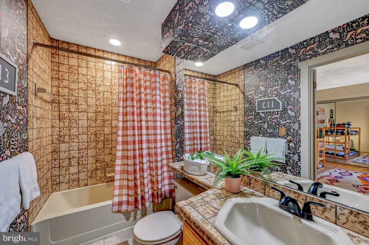 SNOW RIDGE VILLAGE - Residential