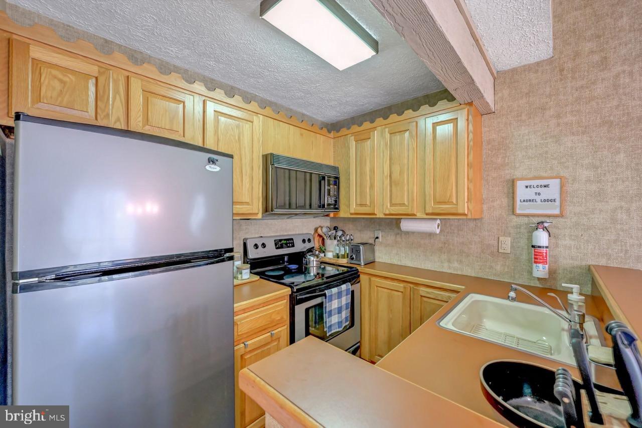 SNOW RIDGE VILLAGE - Residential