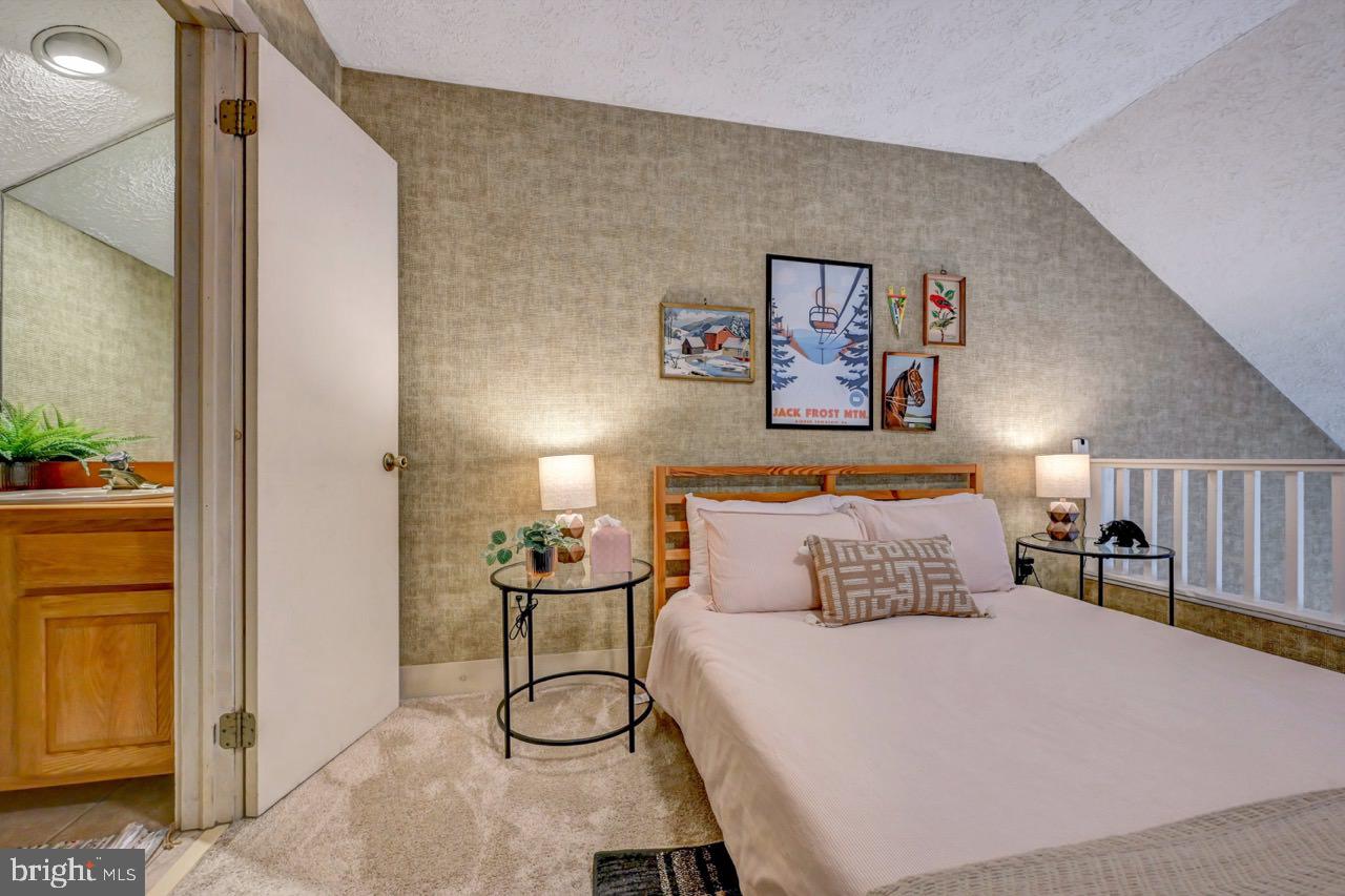 SNOW RIDGE VILLAGE - Residential