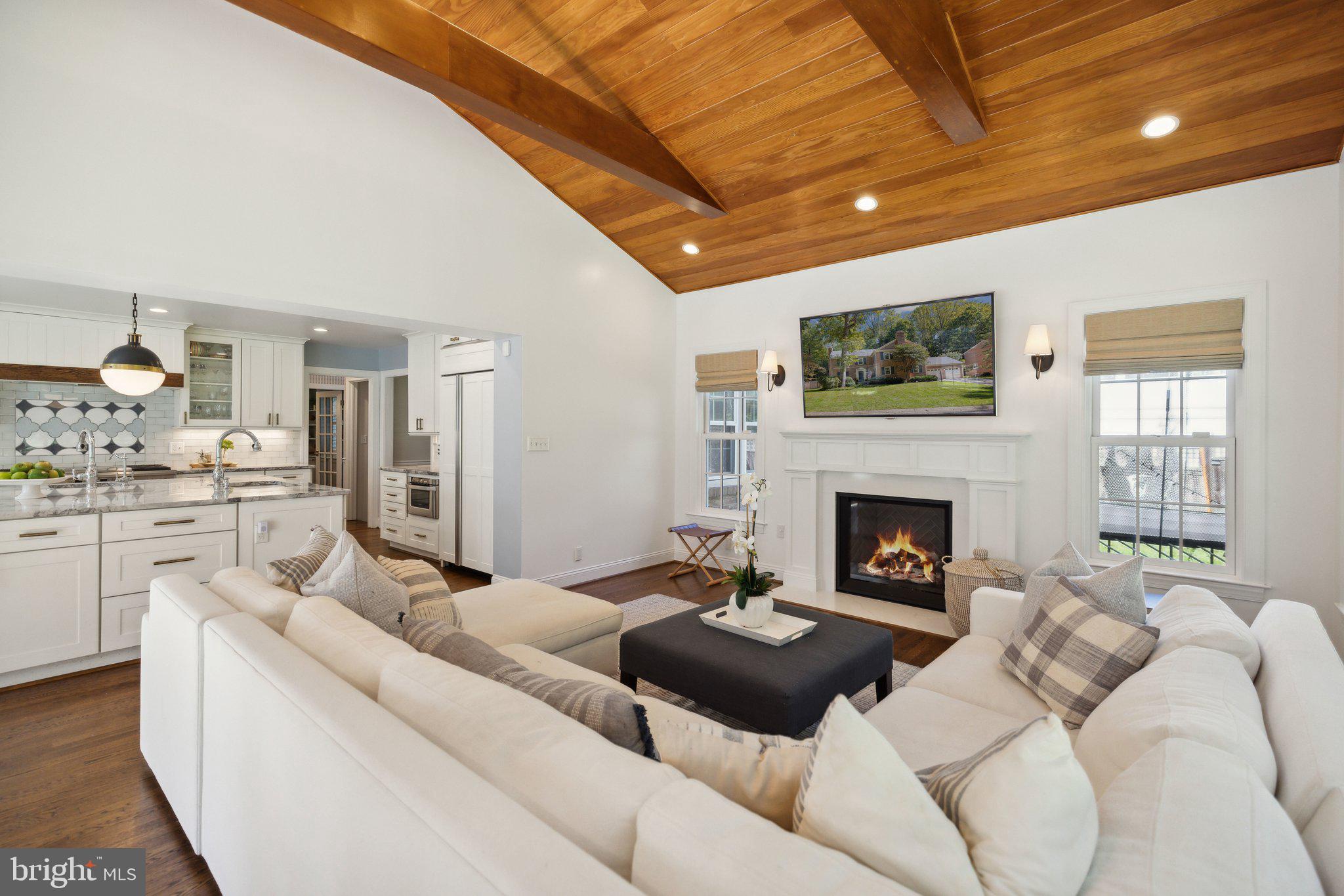 RIVER FALLS - Residential