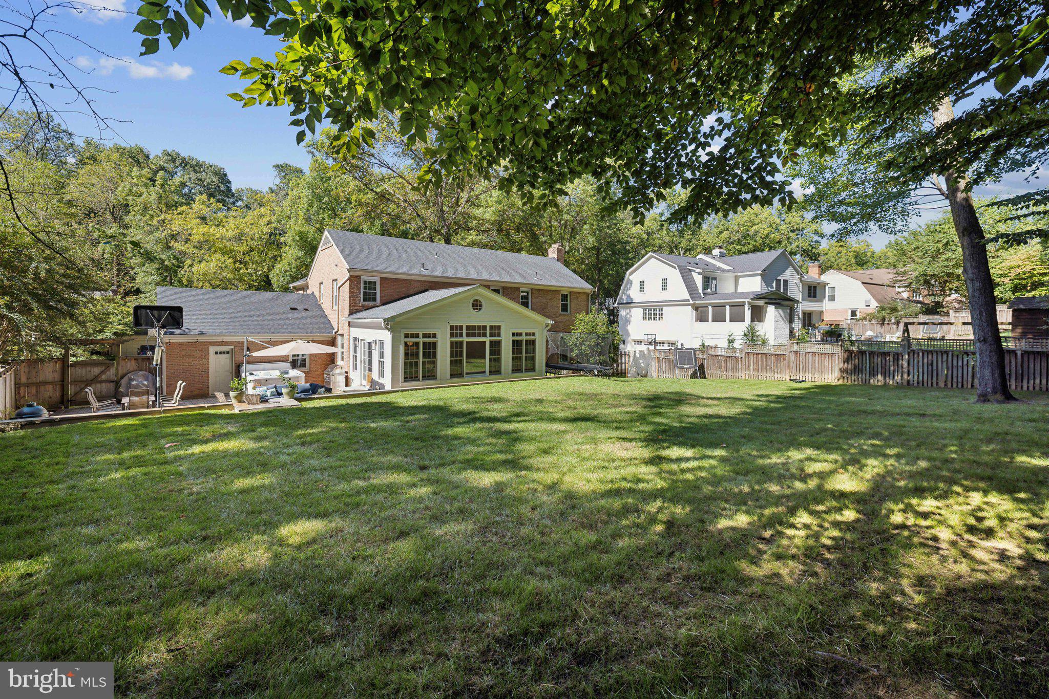 RIVER FALLS - Residential