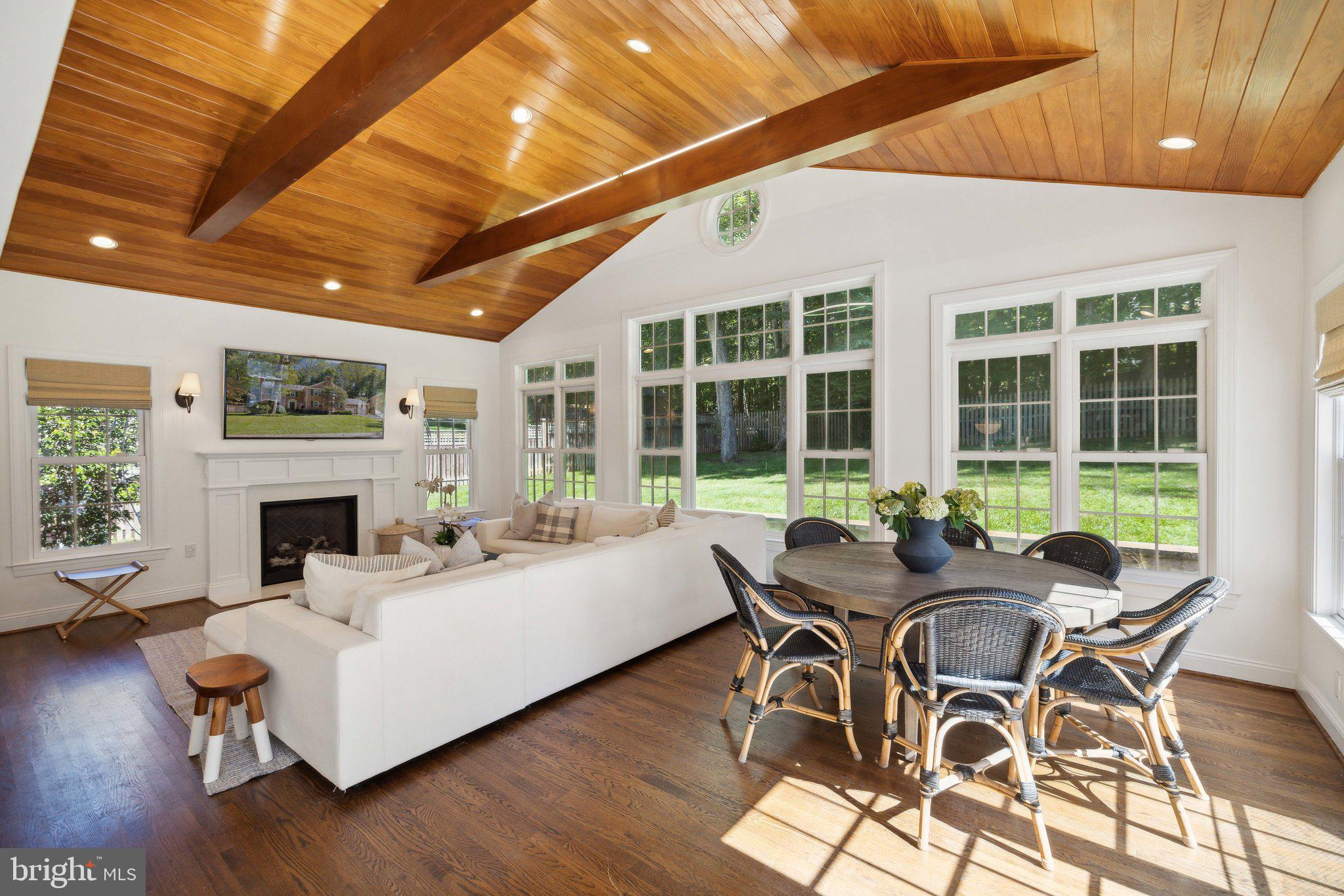 RIVER FALLS - Residential