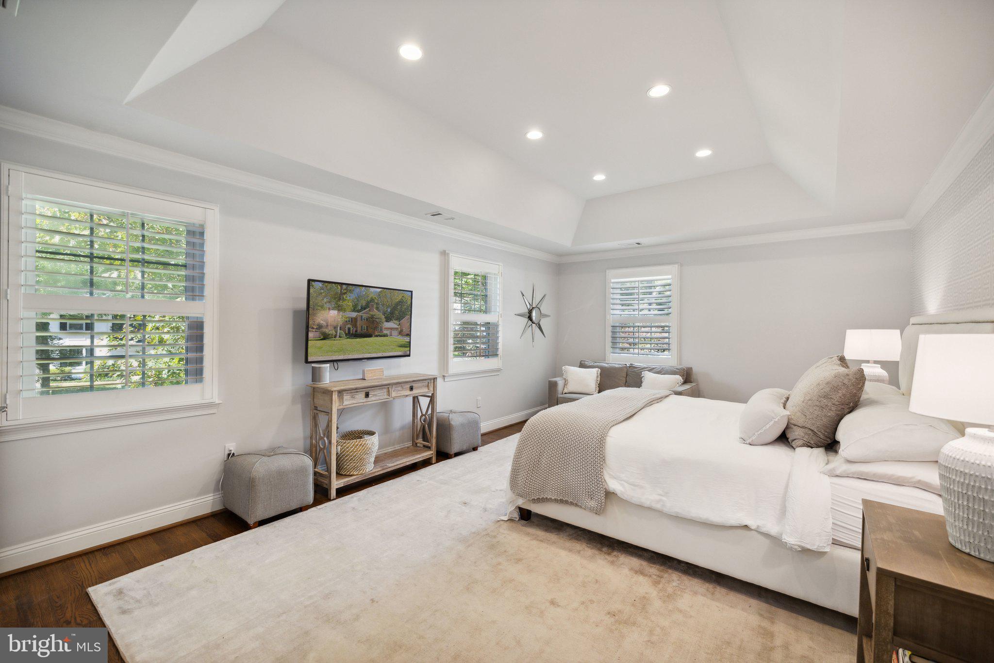 RIVER FALLS - Residential