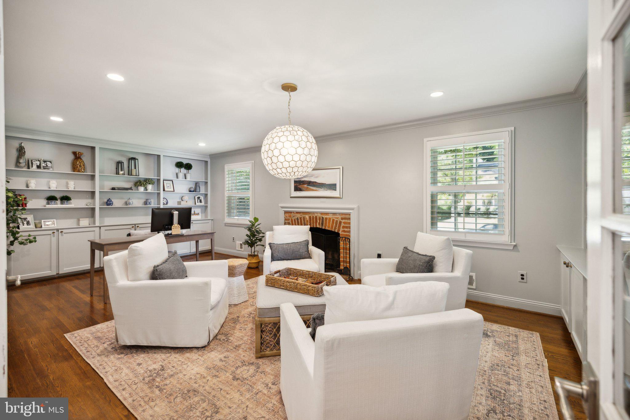 RIVER FALLS - Residential