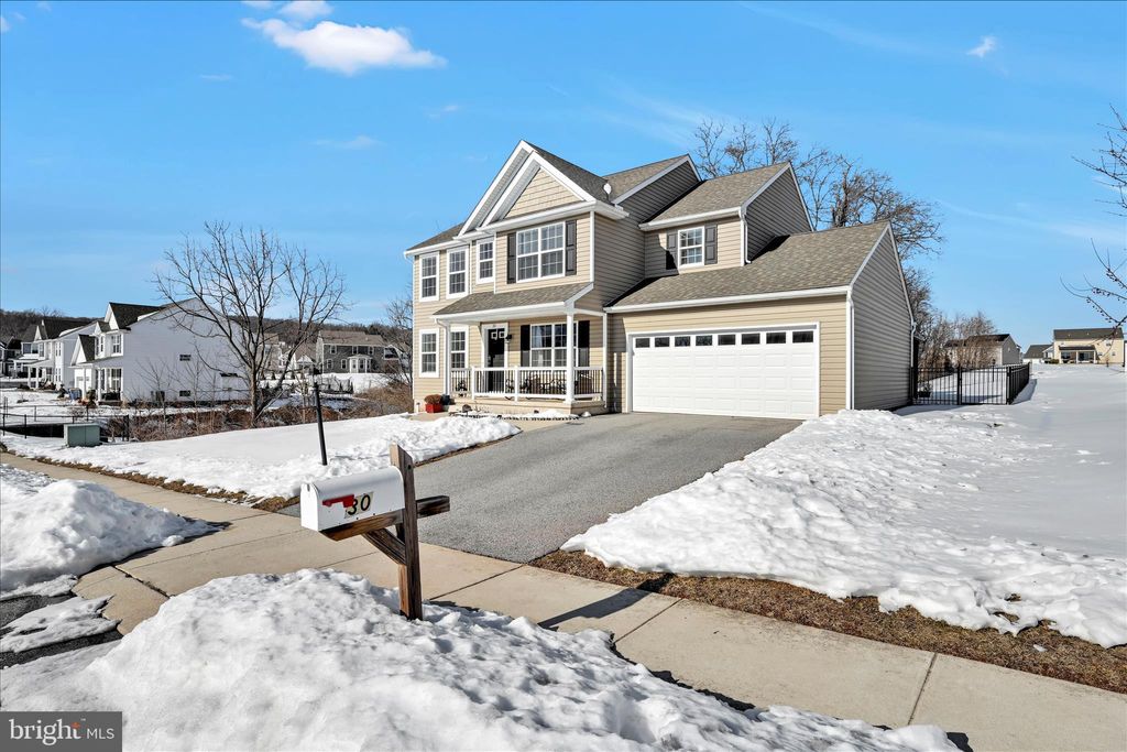 Photo of 30 Jennifer Road, YORK, PA 17404 (MLS # PAYK2098234)