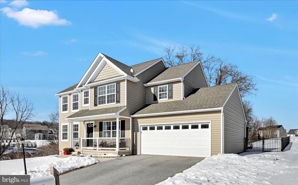 Photo of 30 Jennifer Road, YORK, PA 17404 (MLS # PAYK2098234)