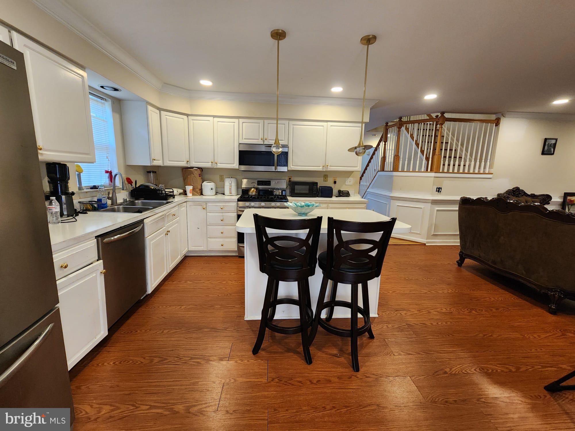 1 YELLOW LEAF COURT