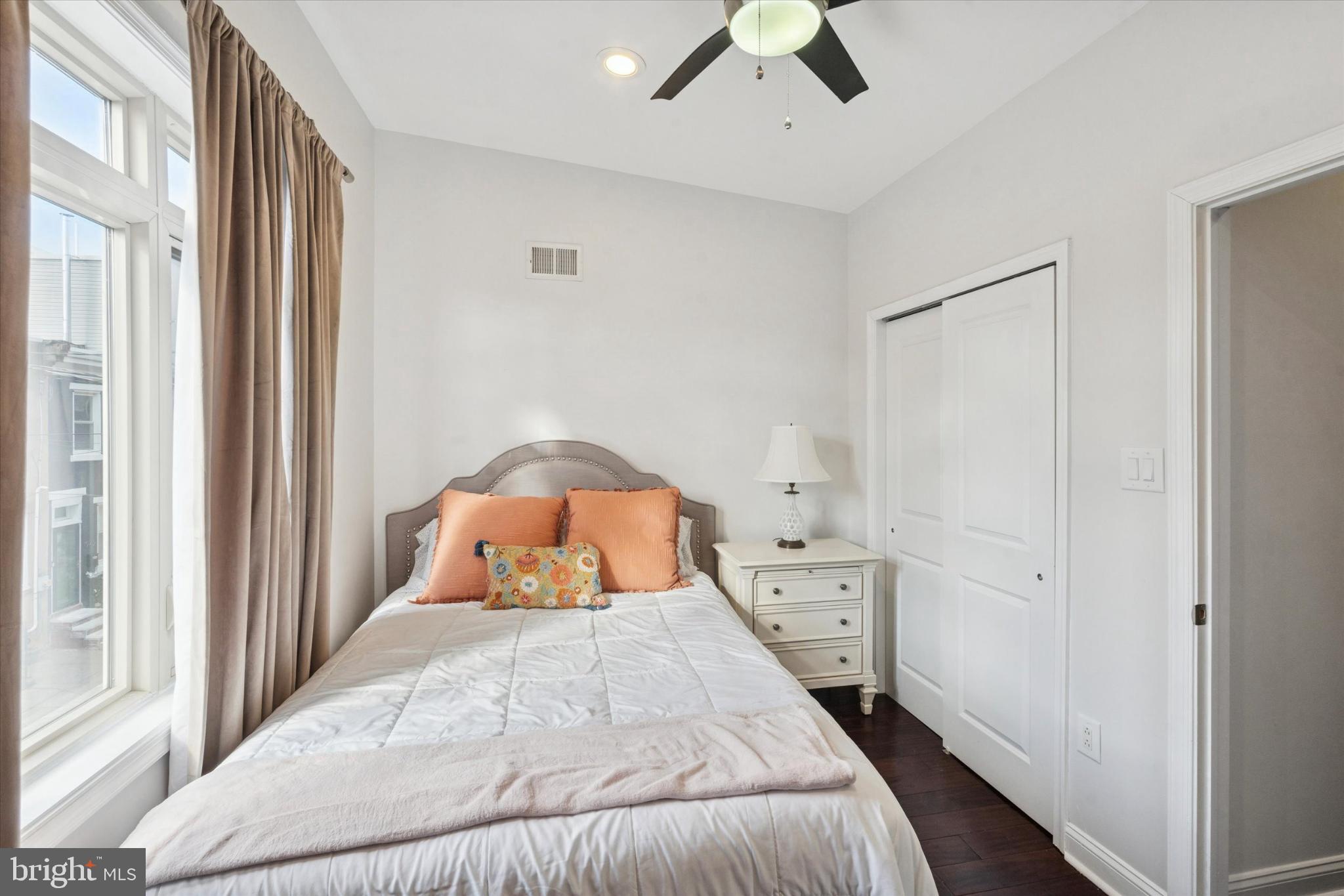 POINT BREEZE - Residential