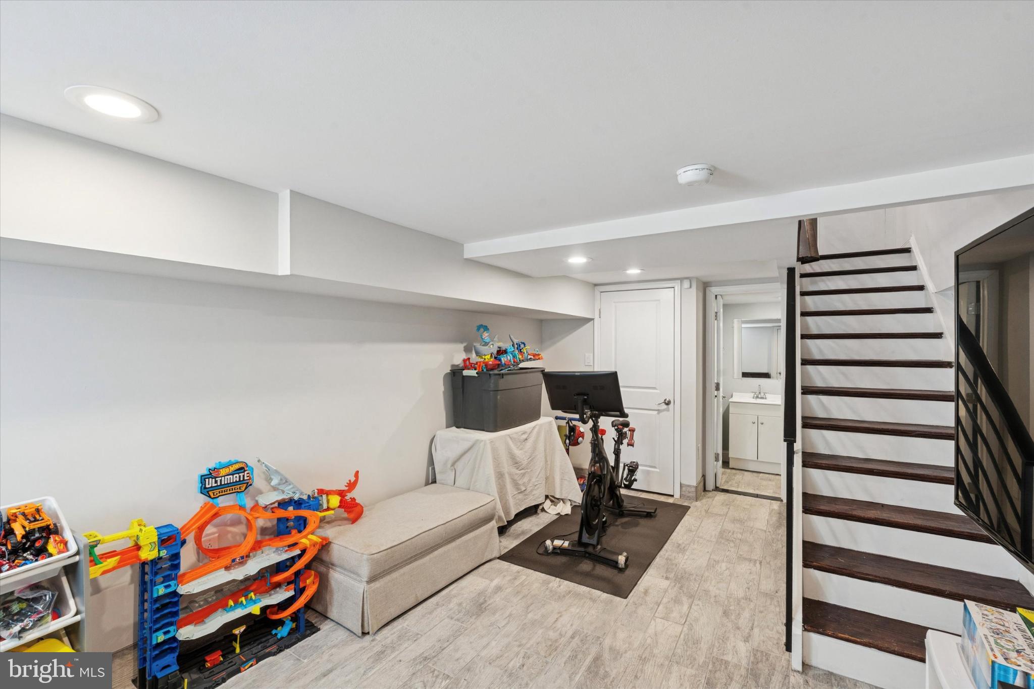 POINT BREEZE - Residential