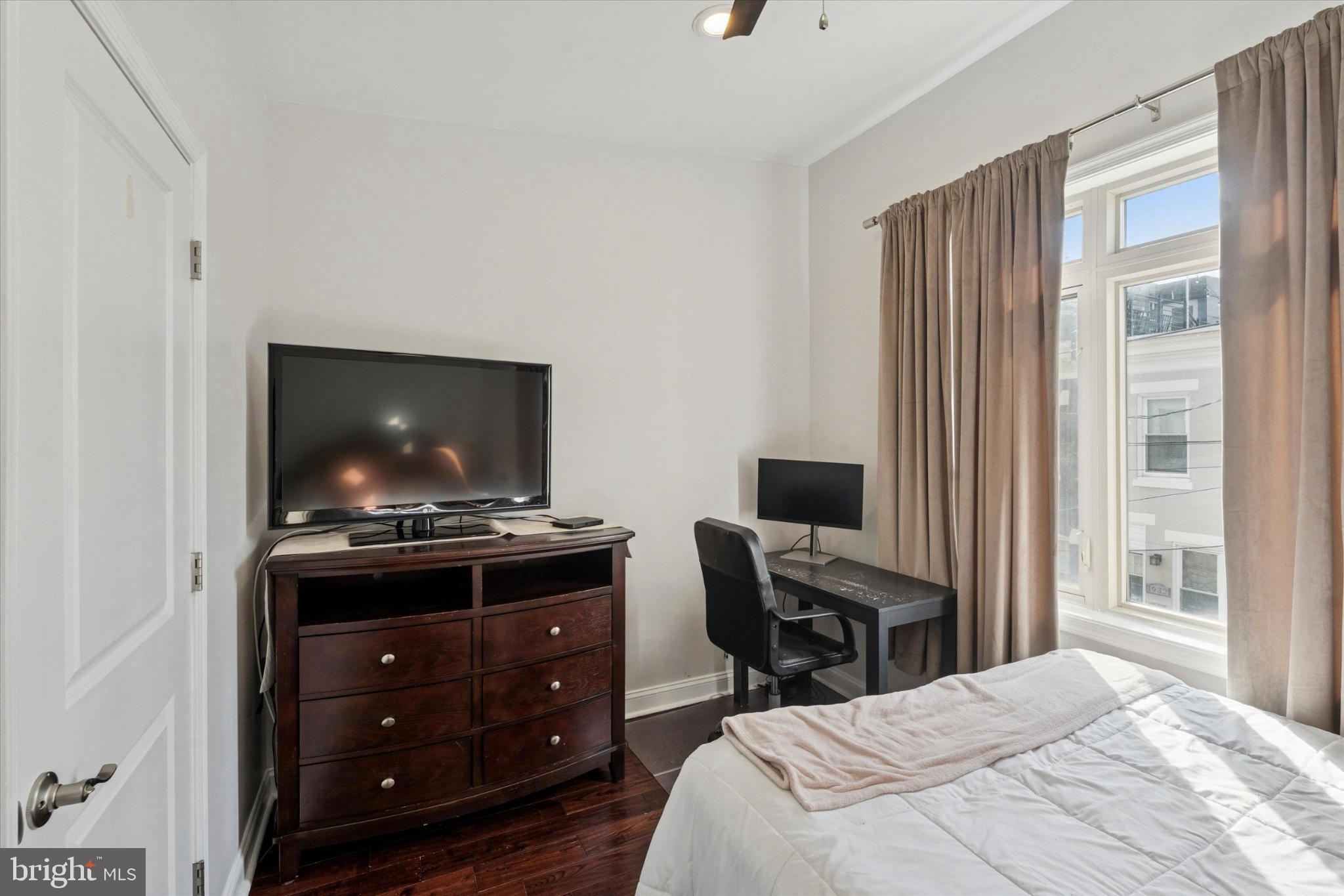 POINT BREEZE - Residential