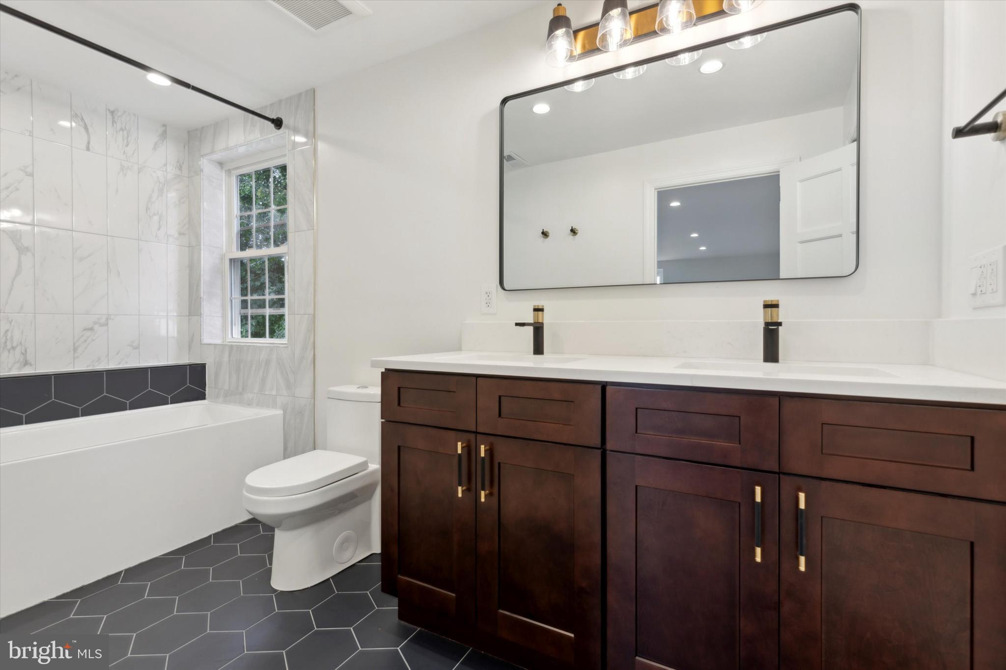 PENN WYNNE - Residential