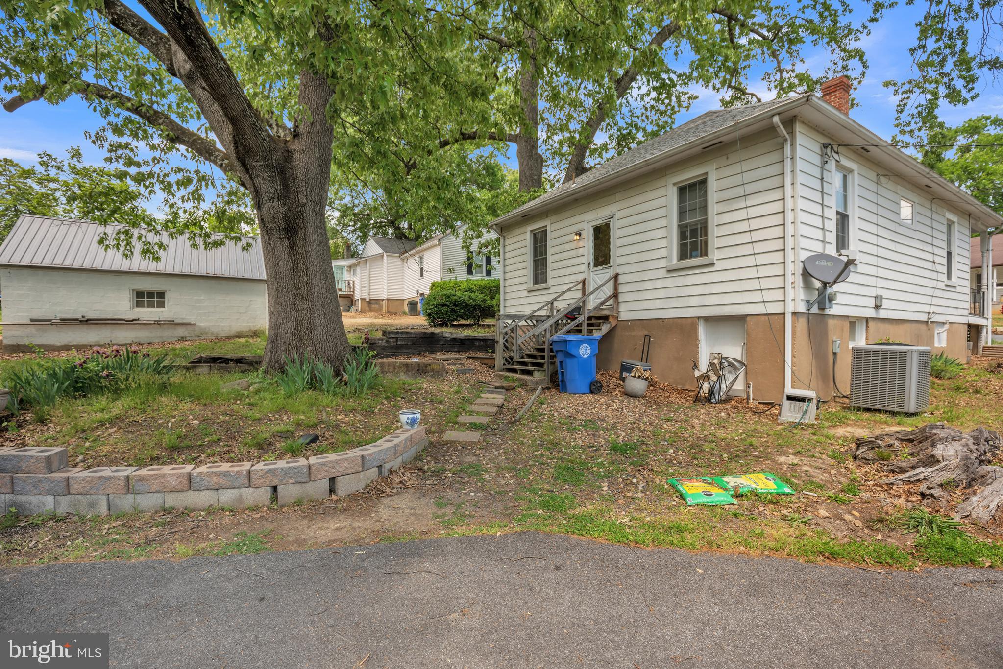 MATTINGLY AVE IND HEAD - Residential