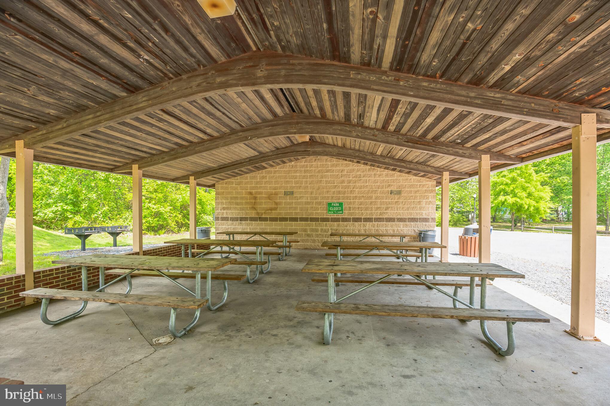 MATTINGLY AVE IND HEAD - Residential