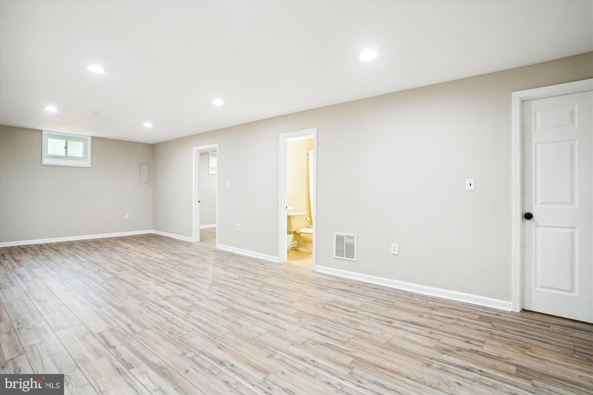 LAKE FOREST - Residential