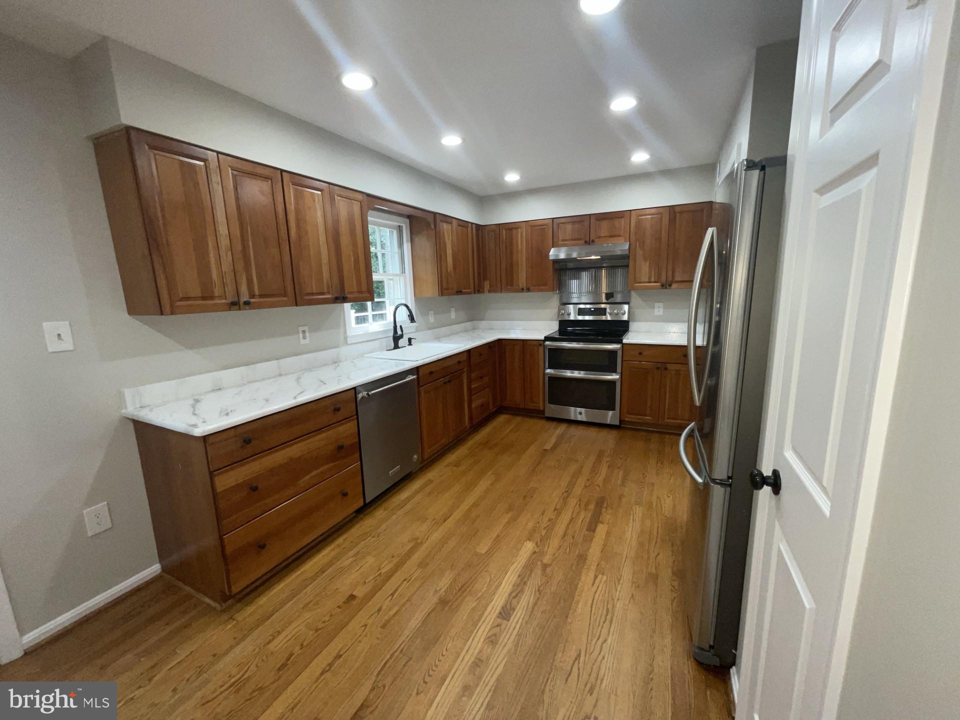 LAKE FOREST - Residential