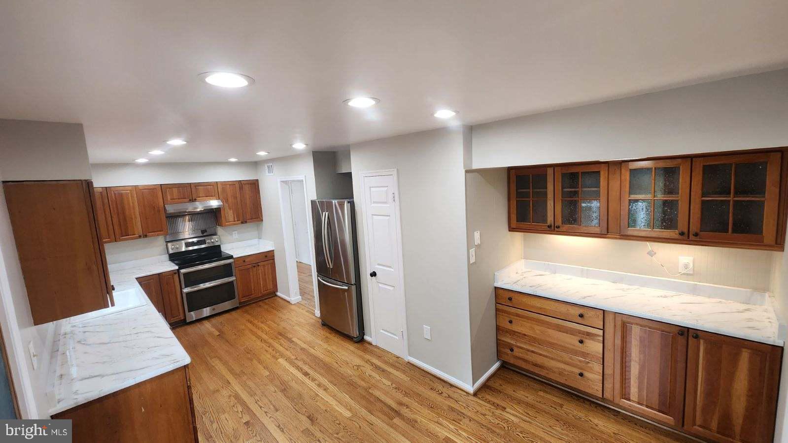 LAKE FOREST - Residential