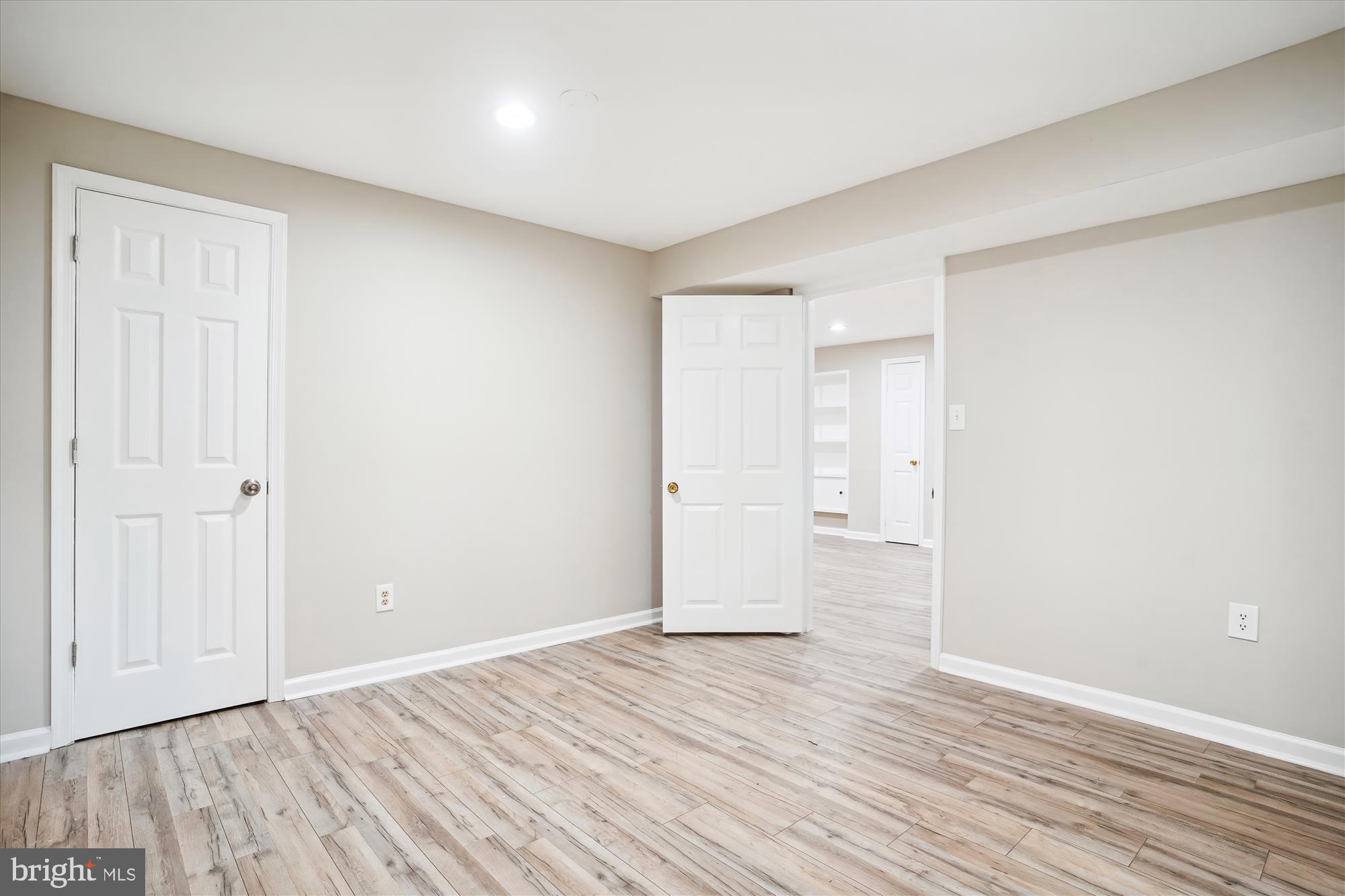 LAKE FOREST - Residential