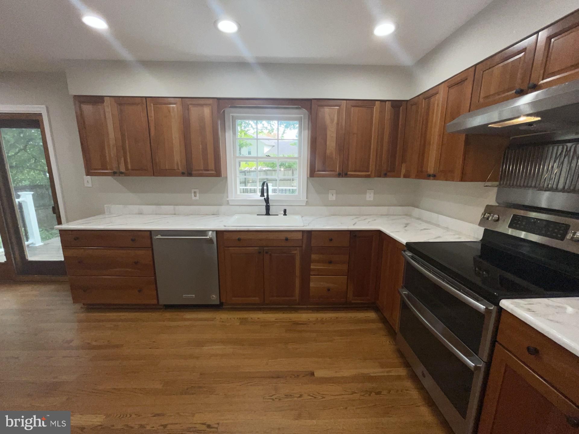 LAKE FOREST - Residential