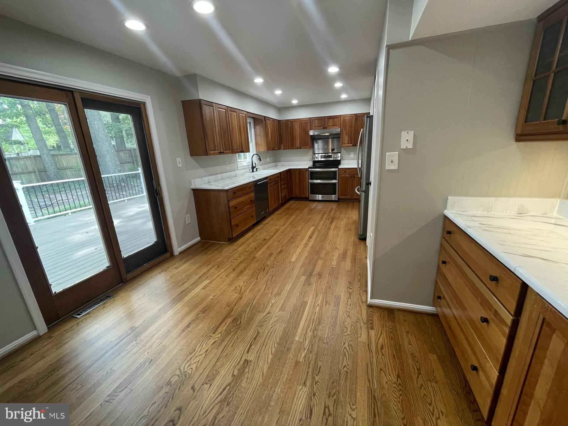 LAKE FOREST - Residential