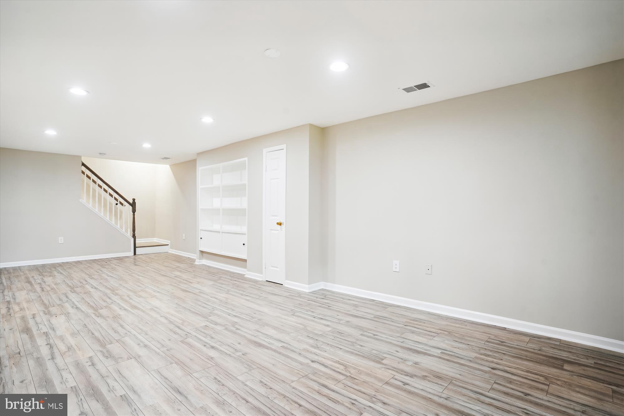 LAKE FOREST - Residential