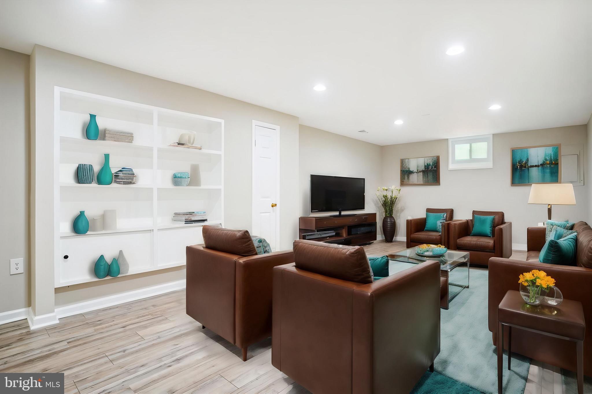 LAKE FOREST - Residential