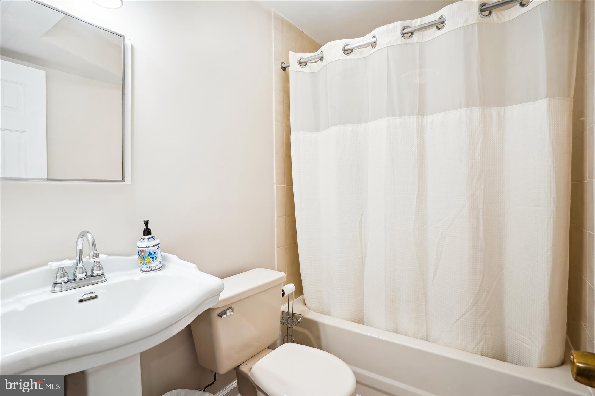 LAKE FOREST - Residential