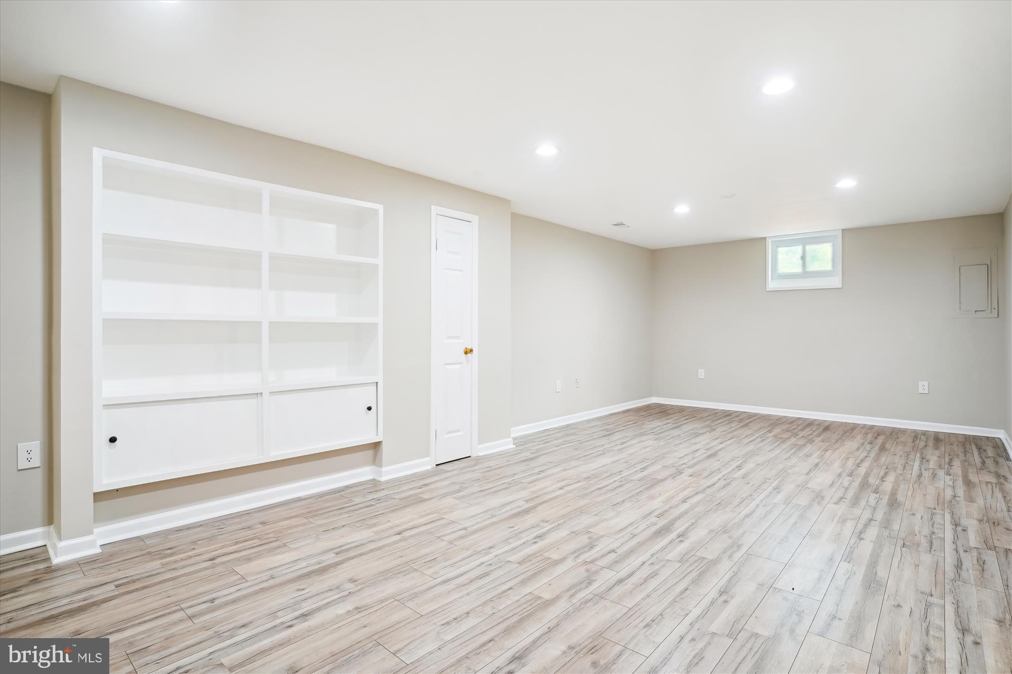 LAKE FOREST - Residential