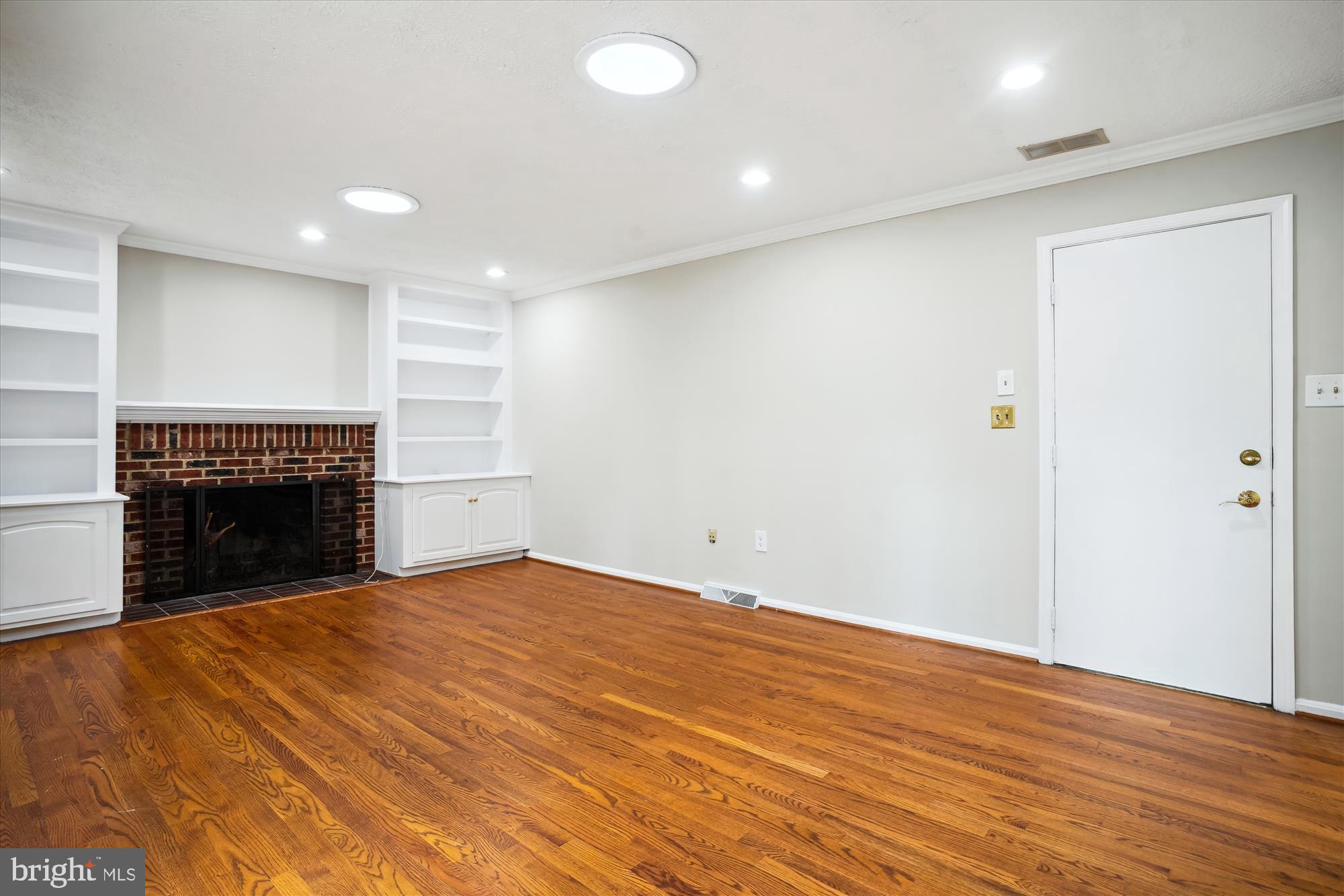 LAKE FOREST - Residential