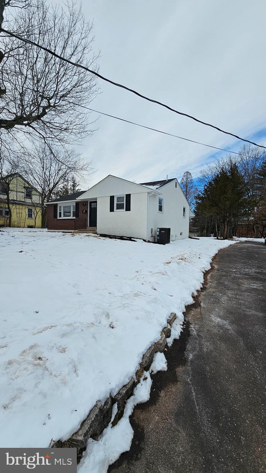 HATFIELD MANOR - Residential