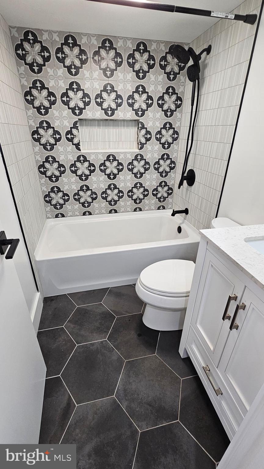 HATFIELD MANOR - Residential