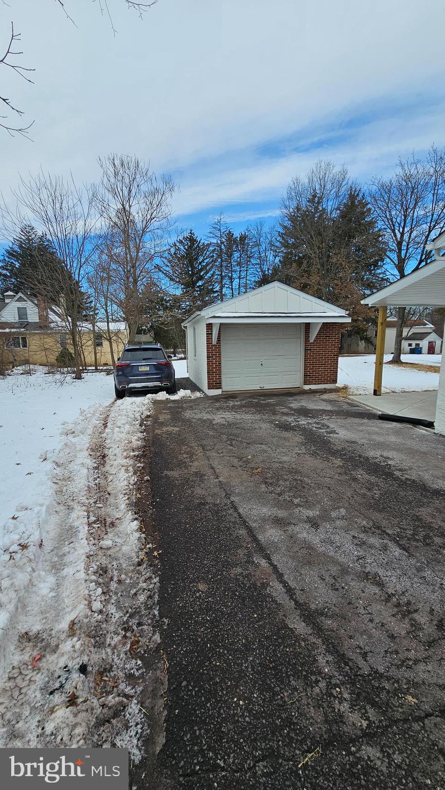 HATFIELD MANOR - Residential