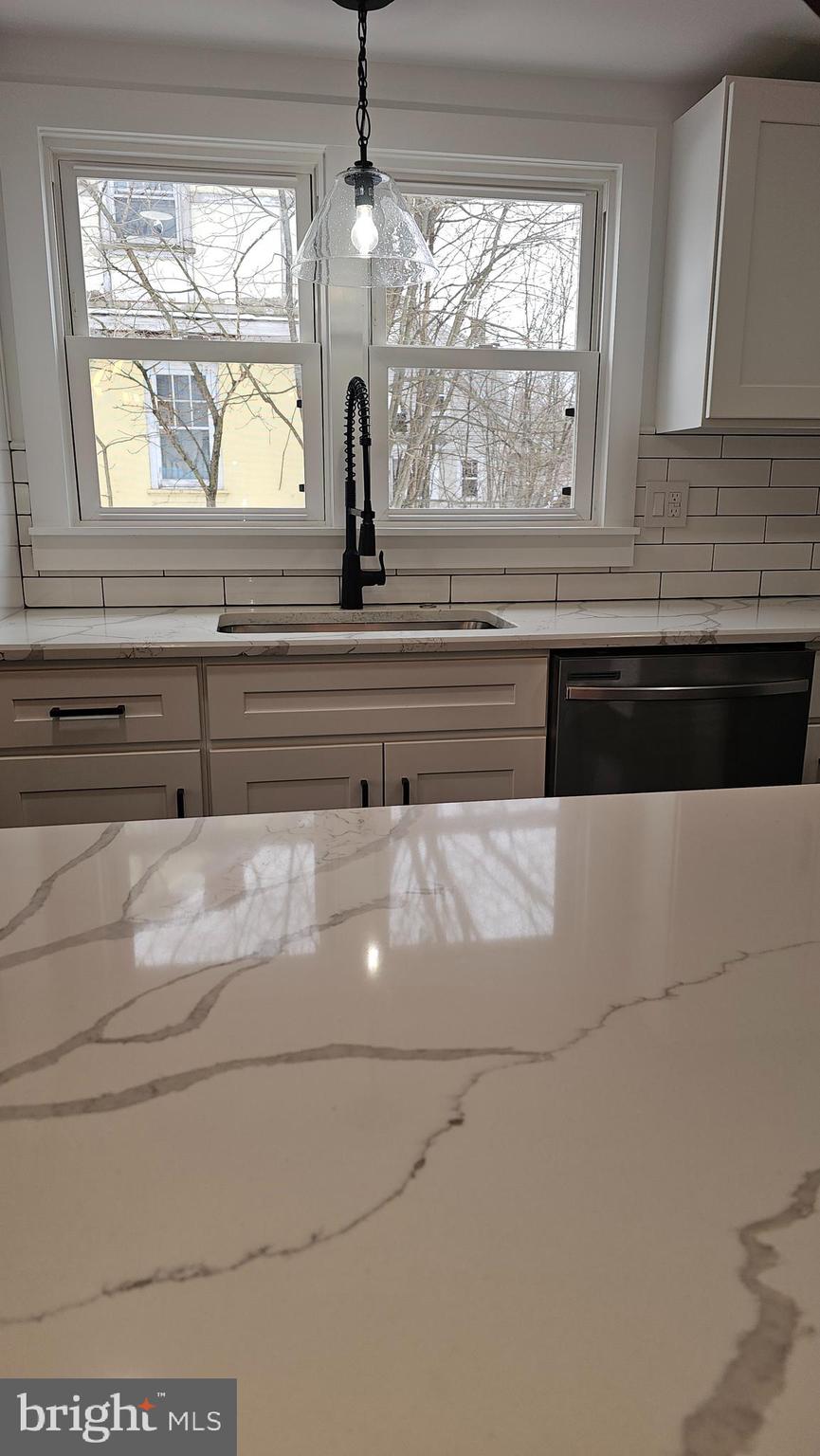 HATFIELD MANOR - Residential