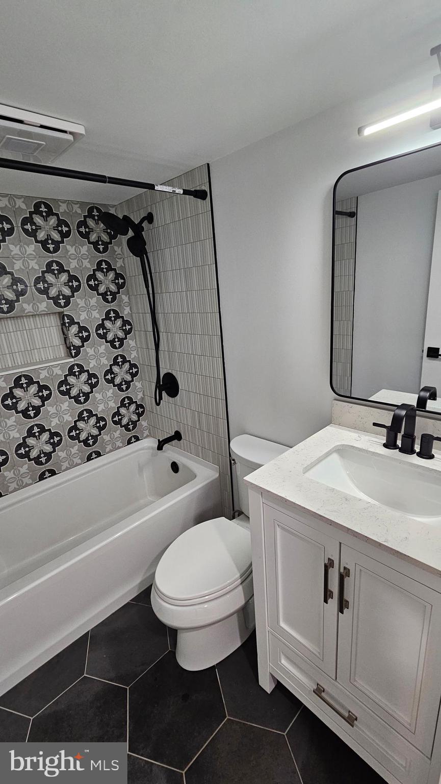 HATFIELD MANOR - Residential