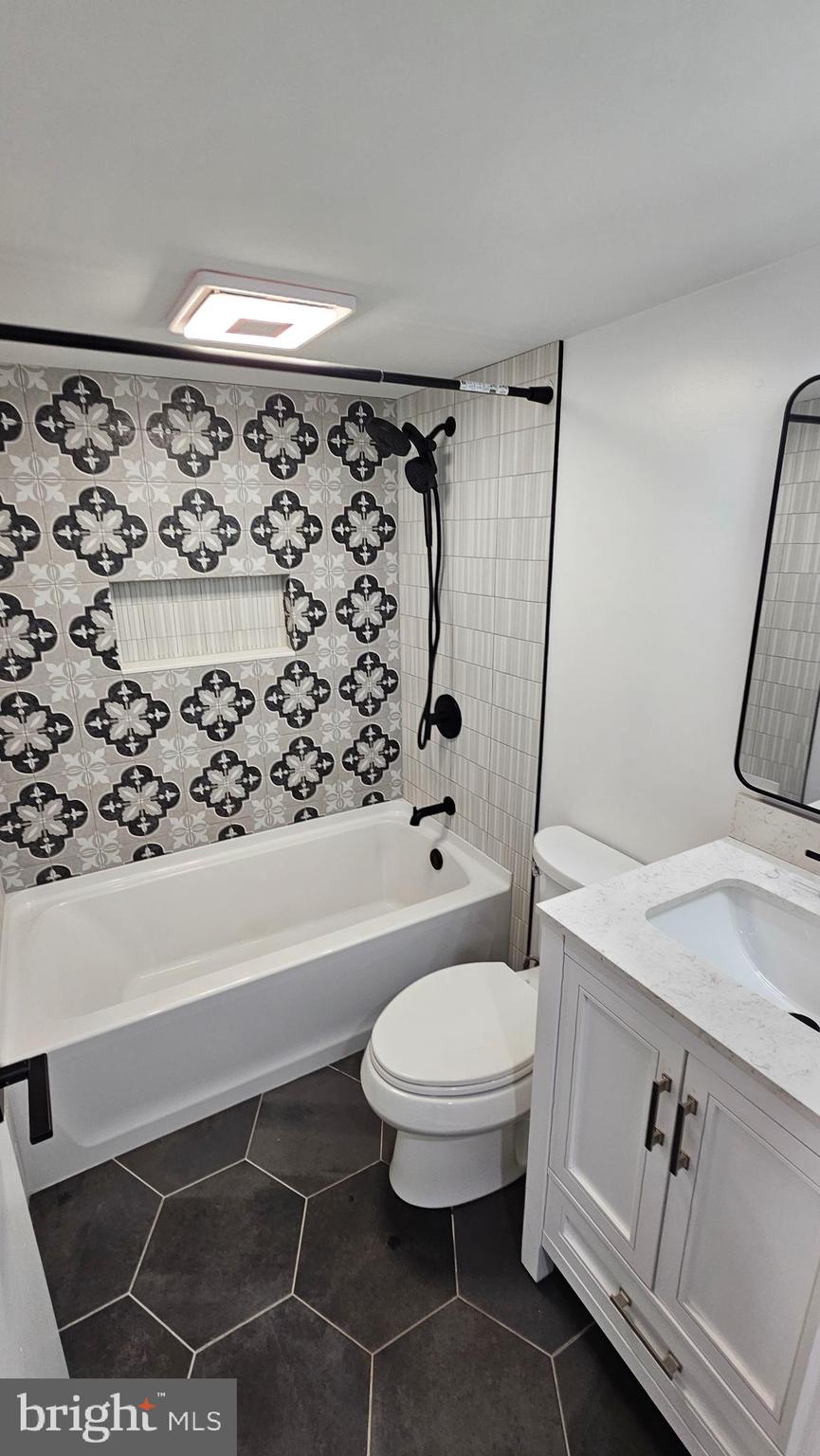 HATFIELD MANOR - Residential