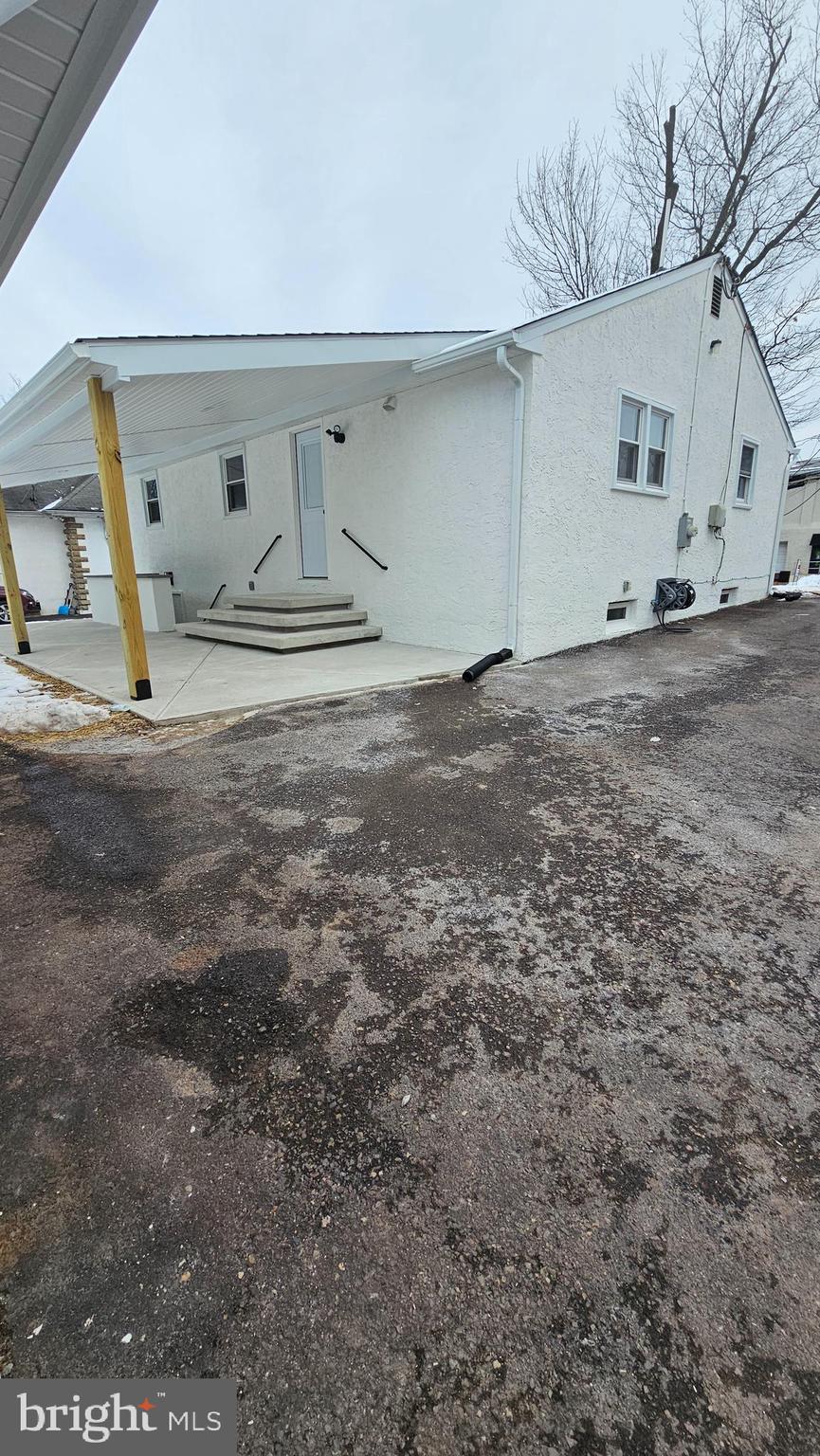 HATFIELD MANOR - Residential