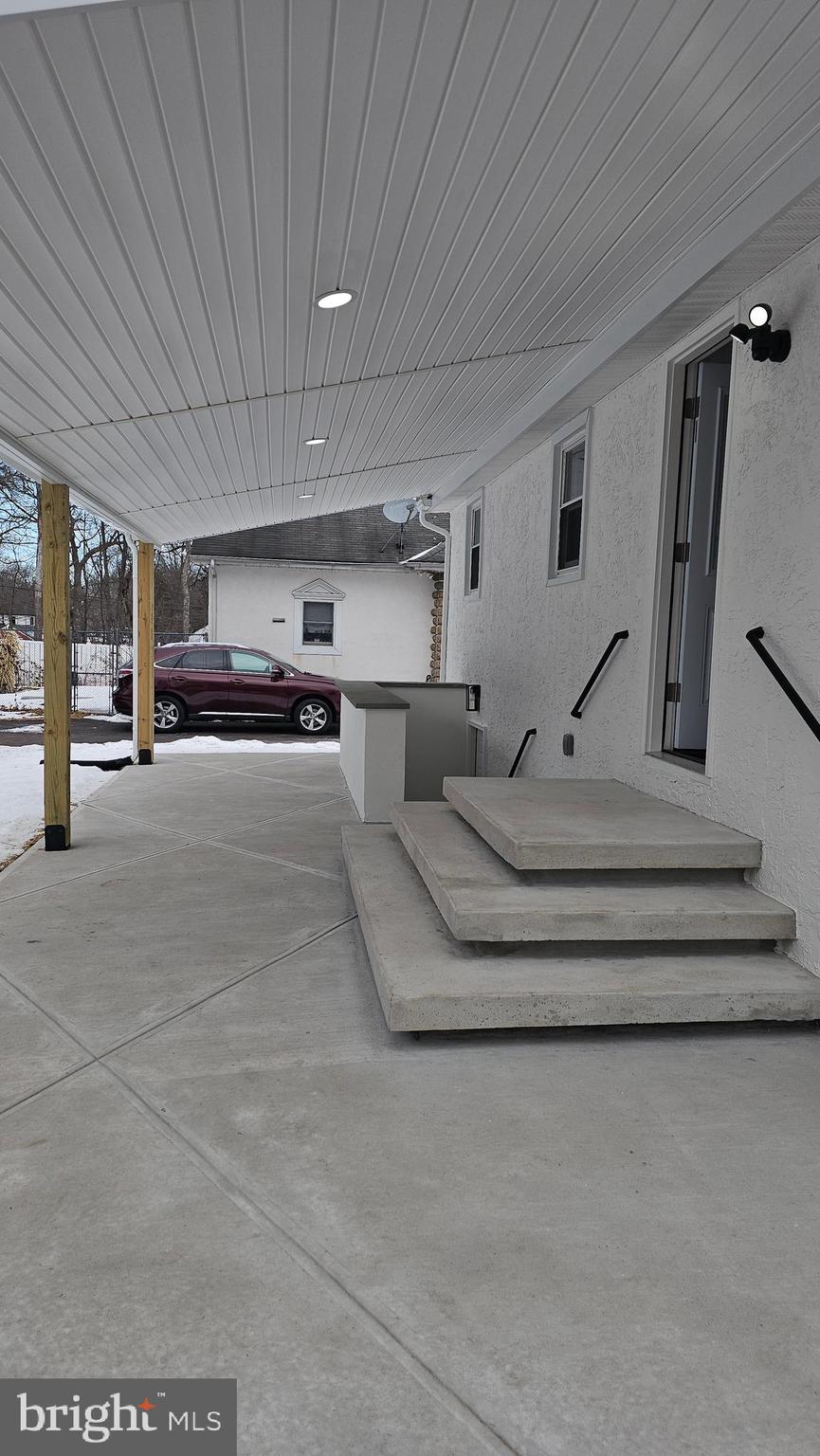 HATFIELD MANOR - Residential