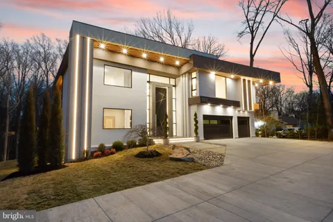 3317 Prosperity Avenue, Fairfax, VA MLS: VAFX2221106