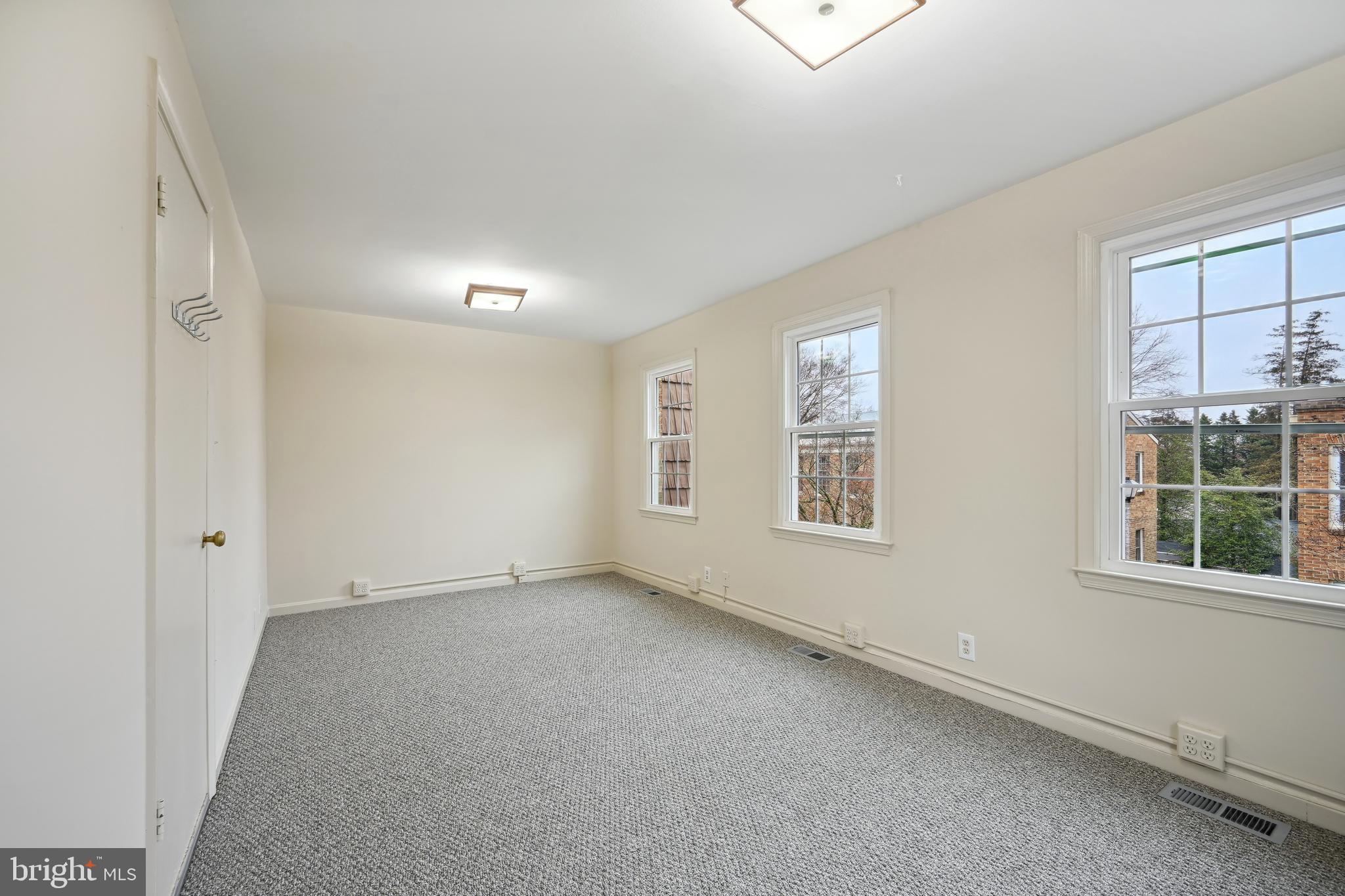 HERITAGE SQUARE - Commercial Sale