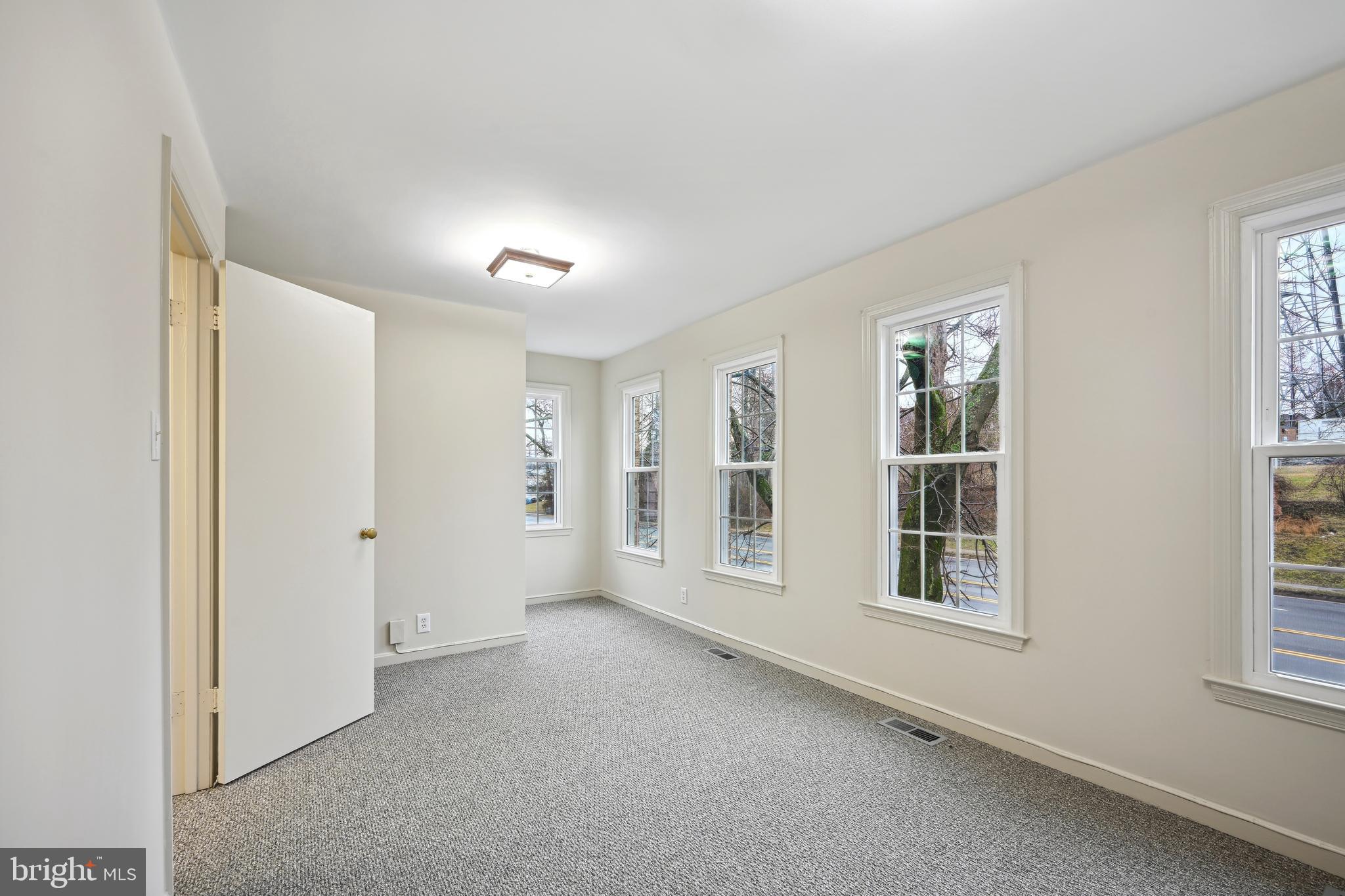 HERITAGE SQUARE - Commercial Sale