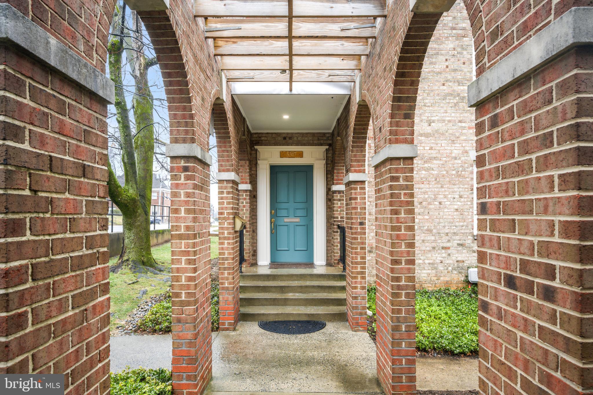 HERITAGE SQUARE - Commercial Sale