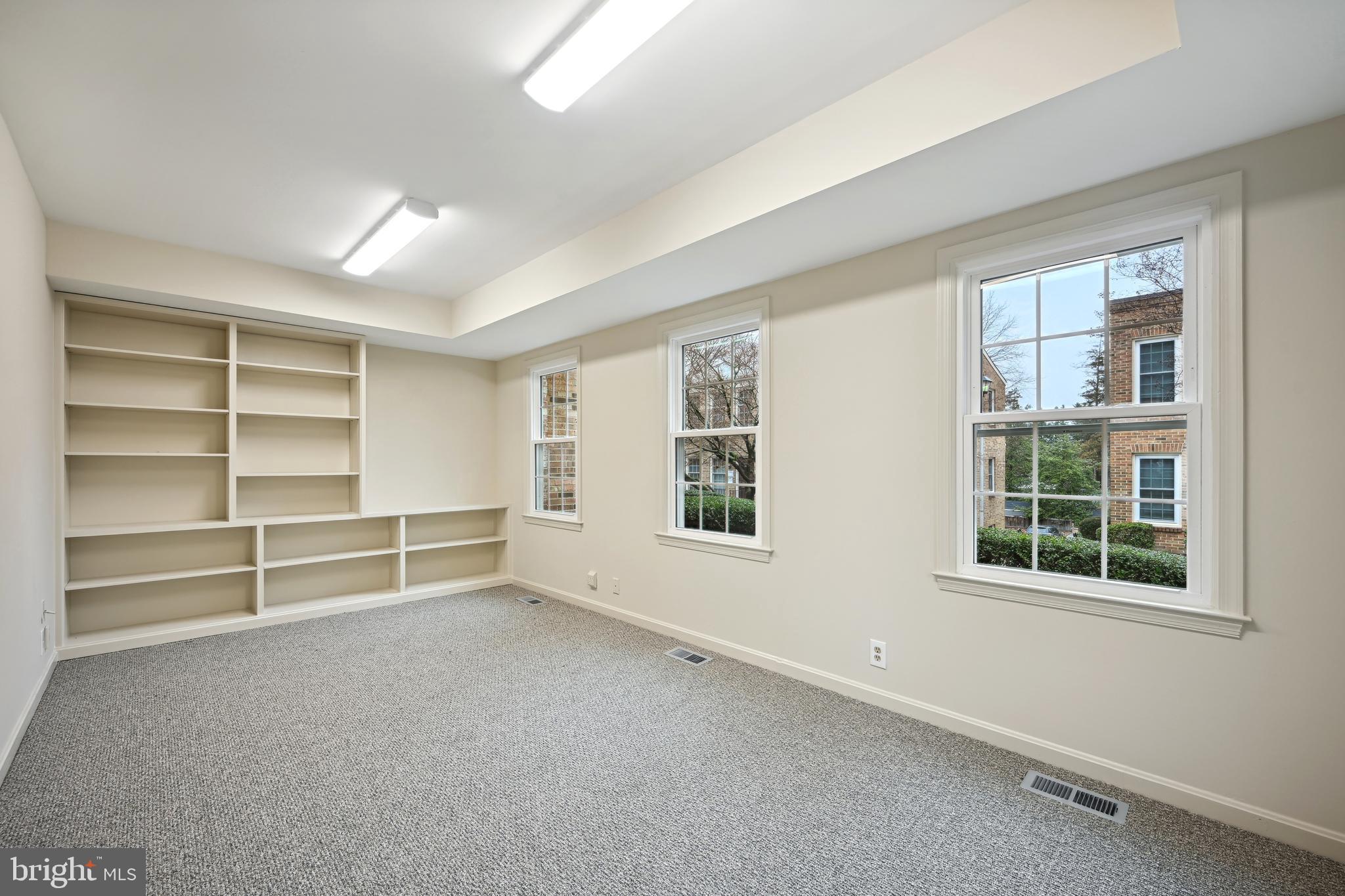 HERITAGE SQUARE - Commercial Sale